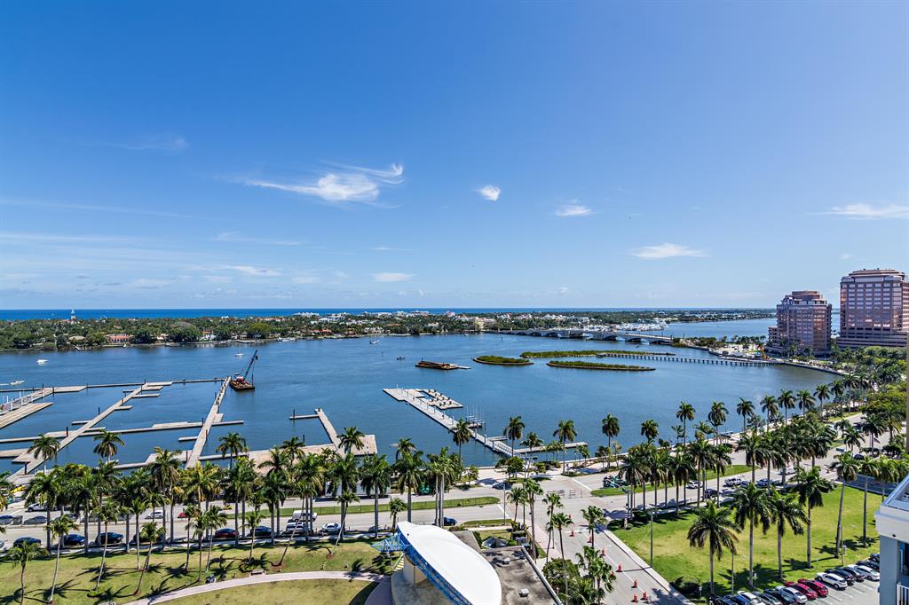 ESPLANADE GRANDE CONDO - Residential