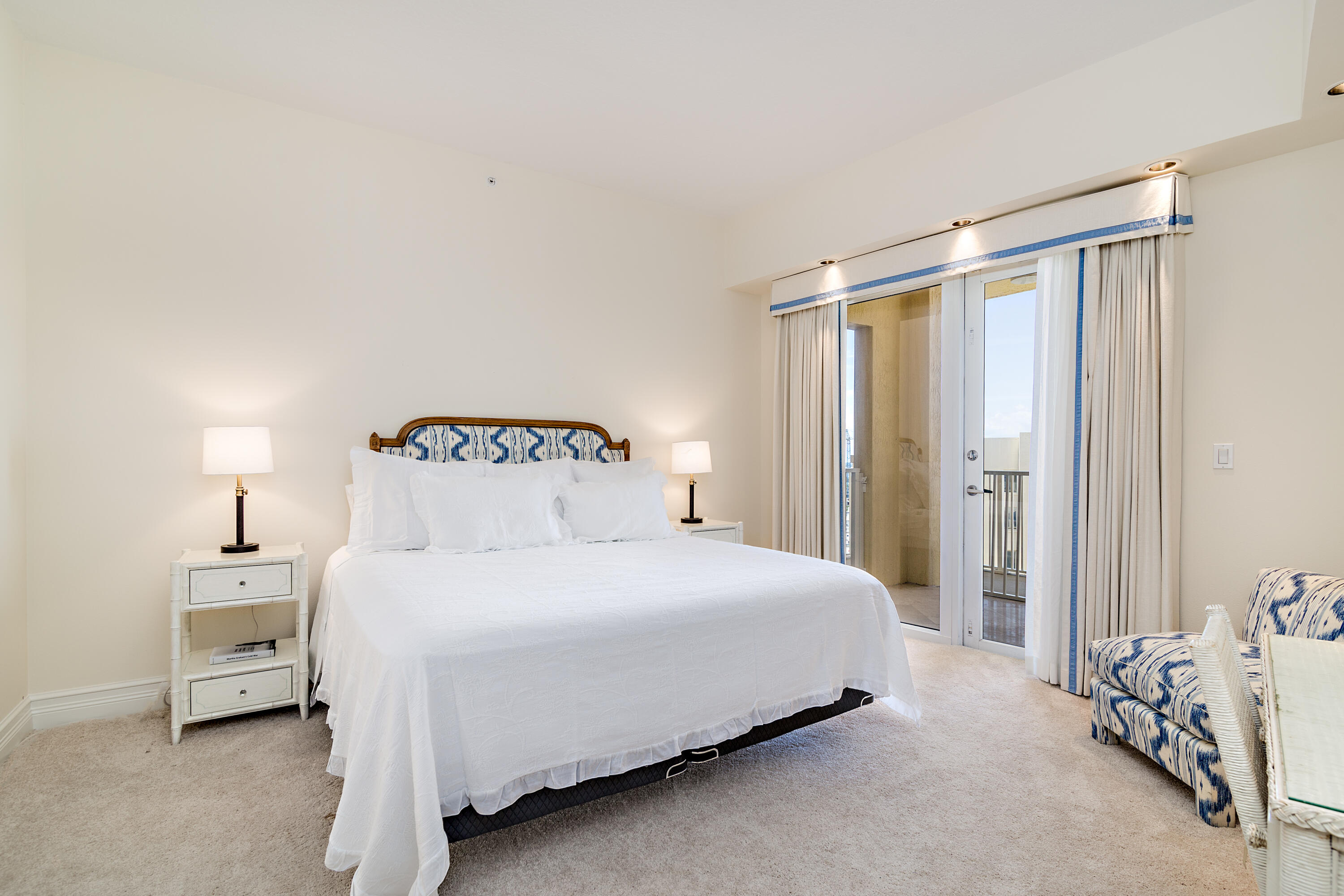 ESPLANADE GRANDE CONDO - Residential