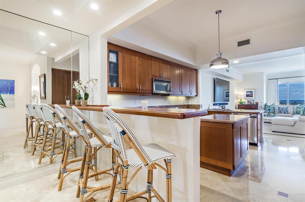 ESPLANADE GRANDE CONDO - Residential