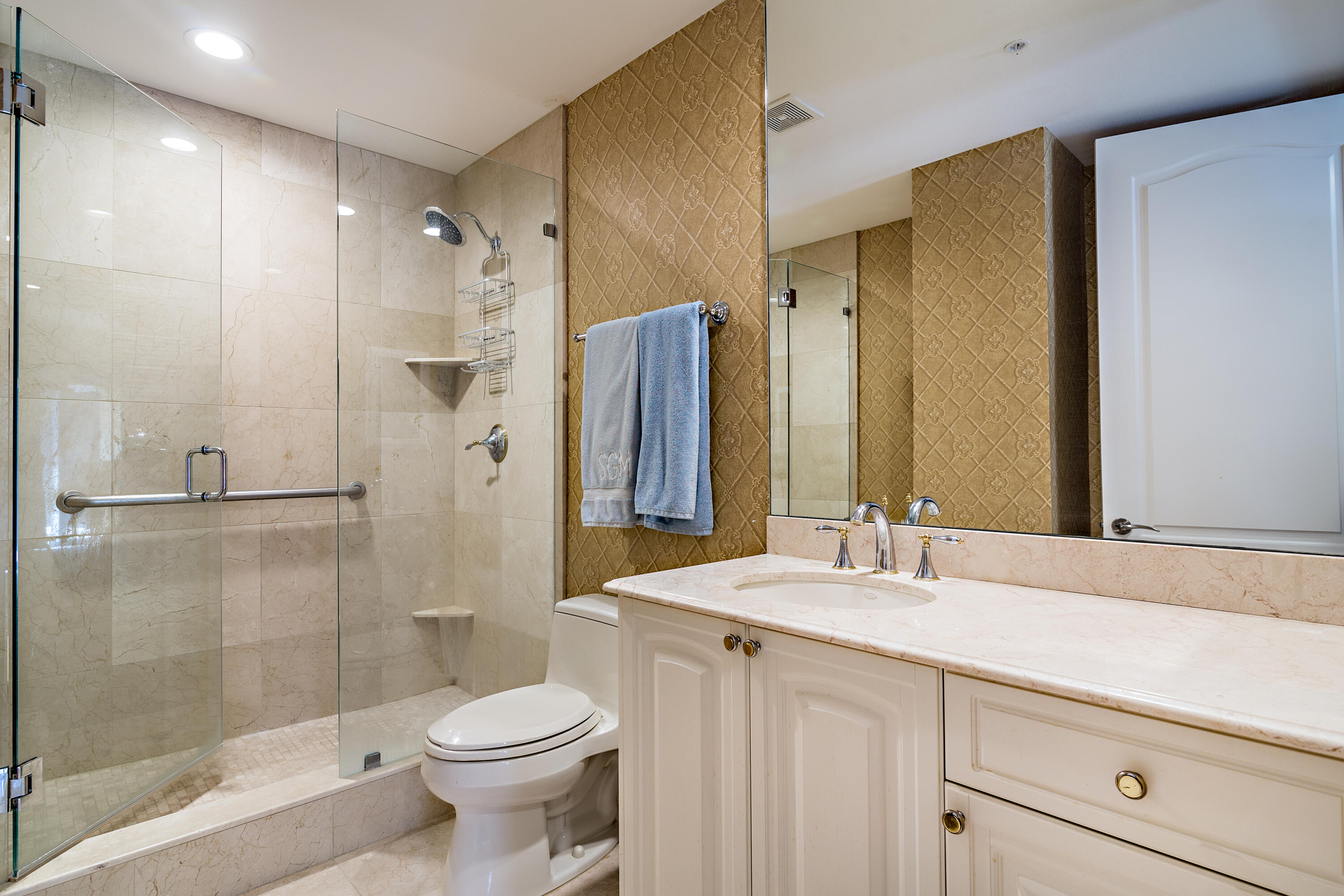 ESPLANADE GRANDE CONDO - Residential