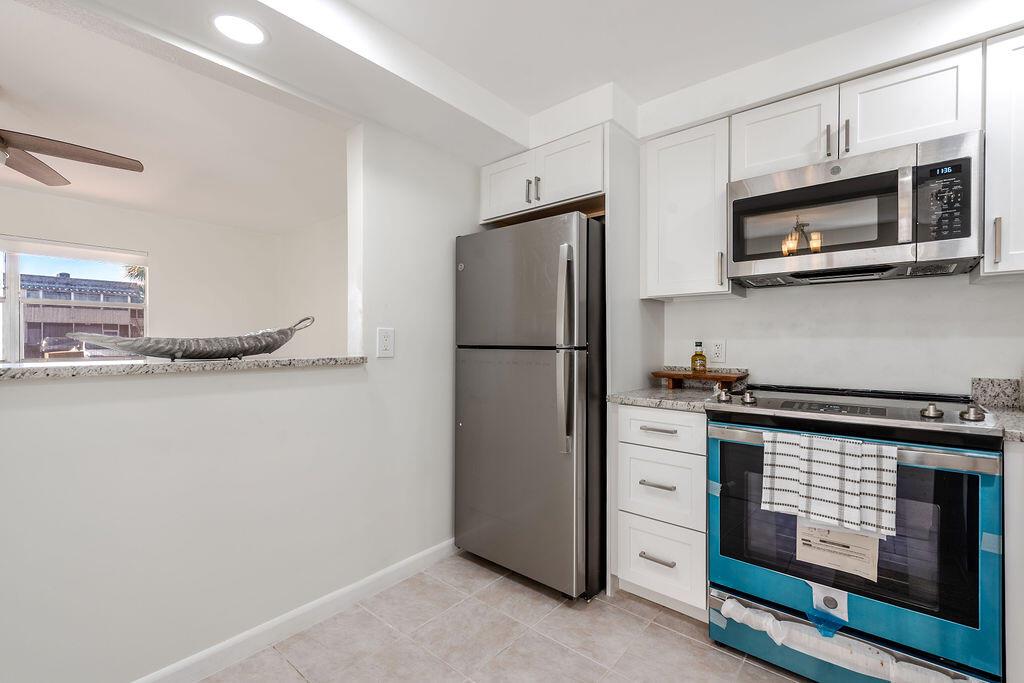 KINGS POINT SAXONY CONDOS - Residential