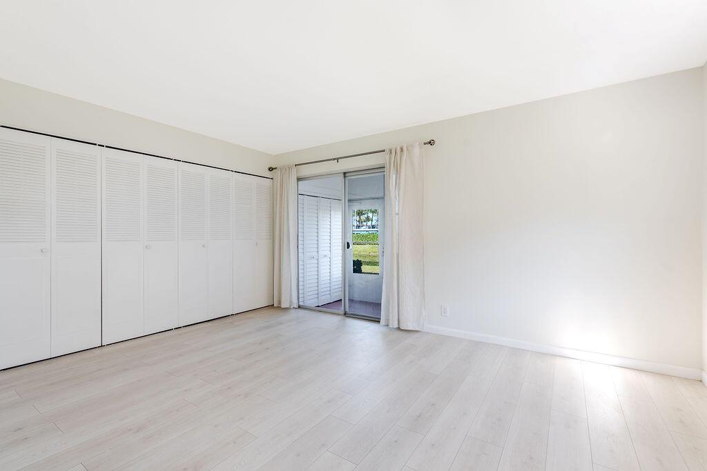 KINGS POINT SAXONY CONDOS - Residential