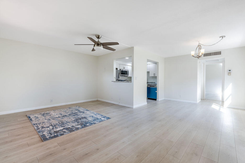 KINGS POINT SAXONY CONDOS - Residential