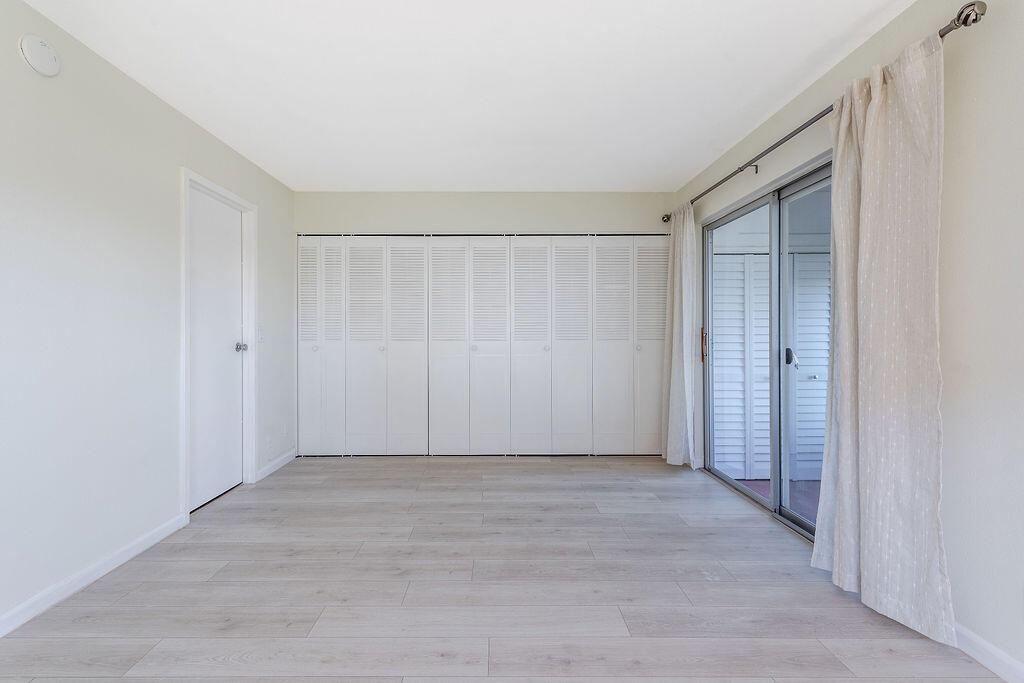 KINGS POINT SAXONY CONDOS - Residential