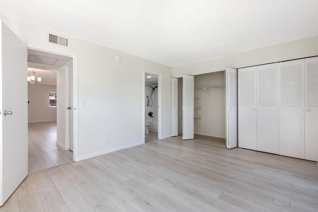 KINGS POINT SAXONY CONDOS - Residential