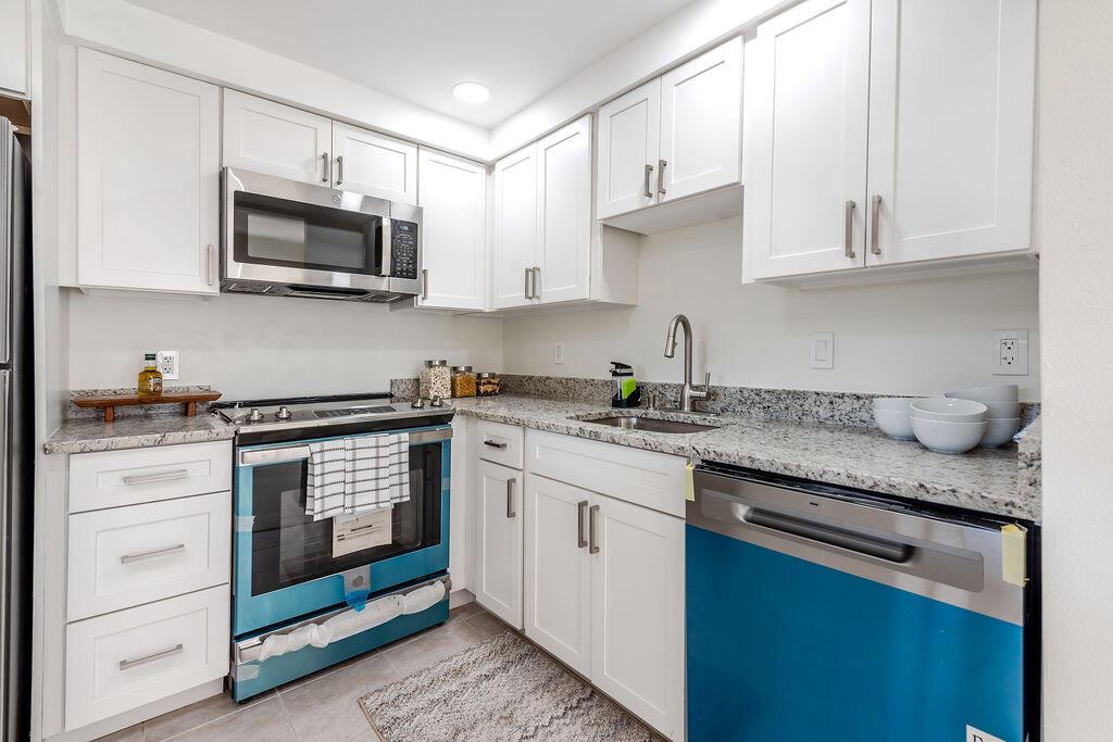 KINGS POINT SAXONY CONDOS - Residential