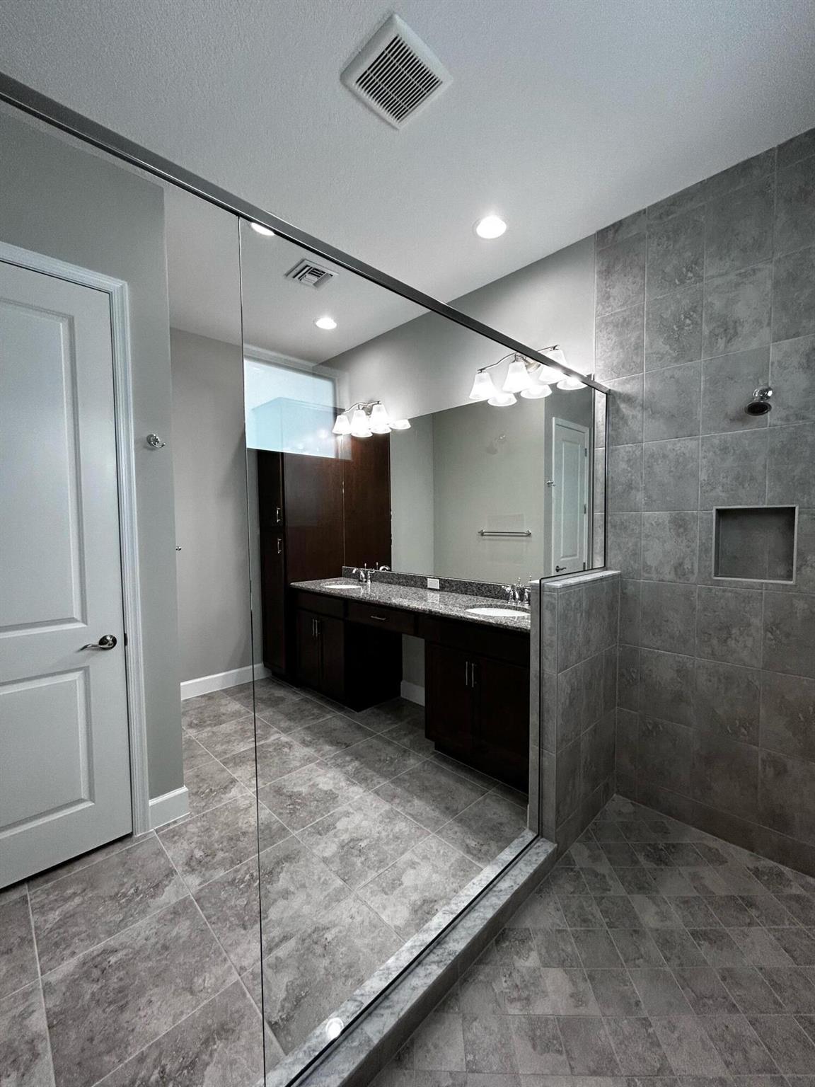 ORCHARDS OF WESTLAKE - Residential Lease