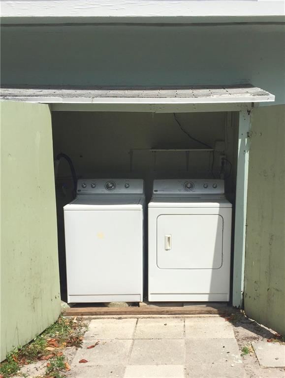 Dixie Gardens 2-42 B - Residential Lease