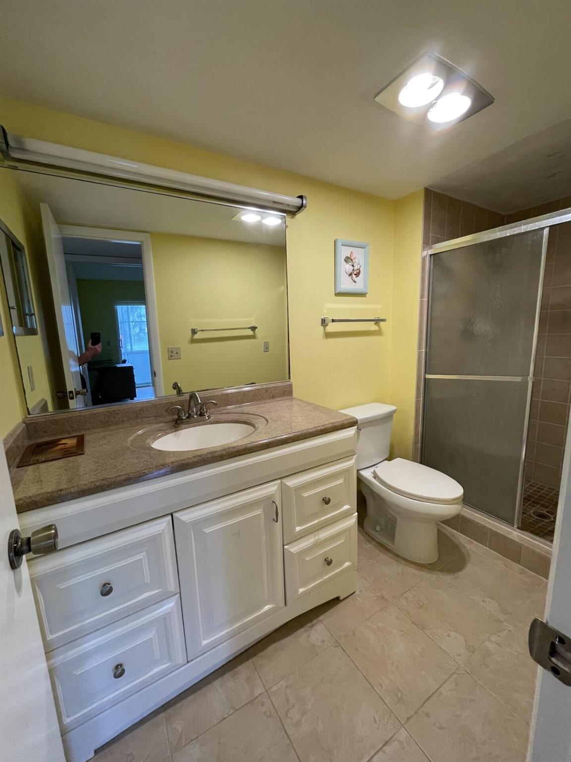 CENTURY VILLAGE - SOMERSE - Residential