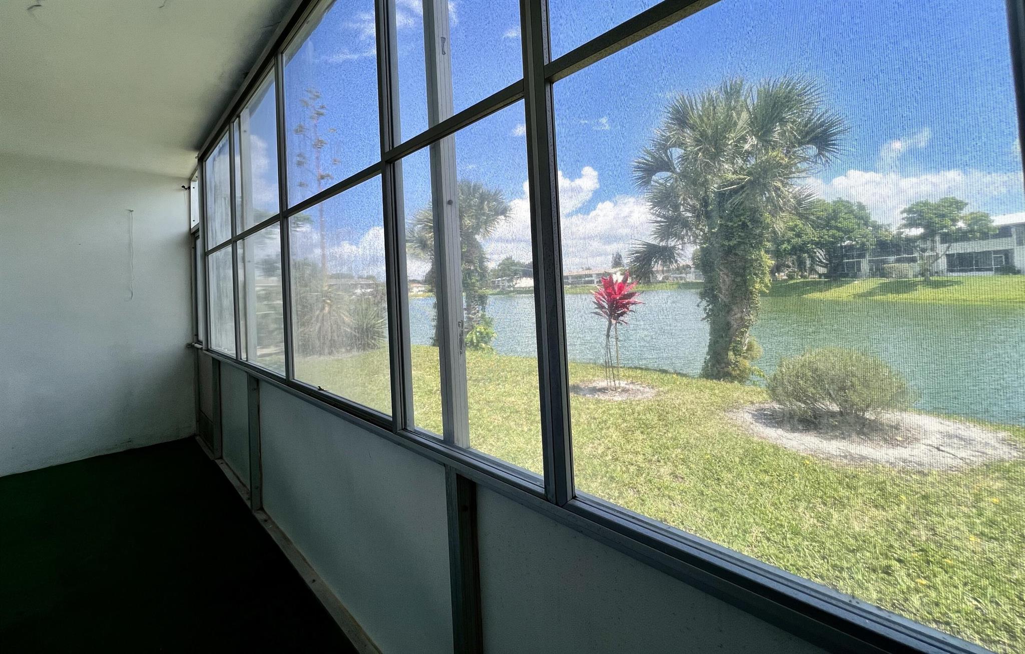 CENTURY VILLAGE - SOMERSE - Residential