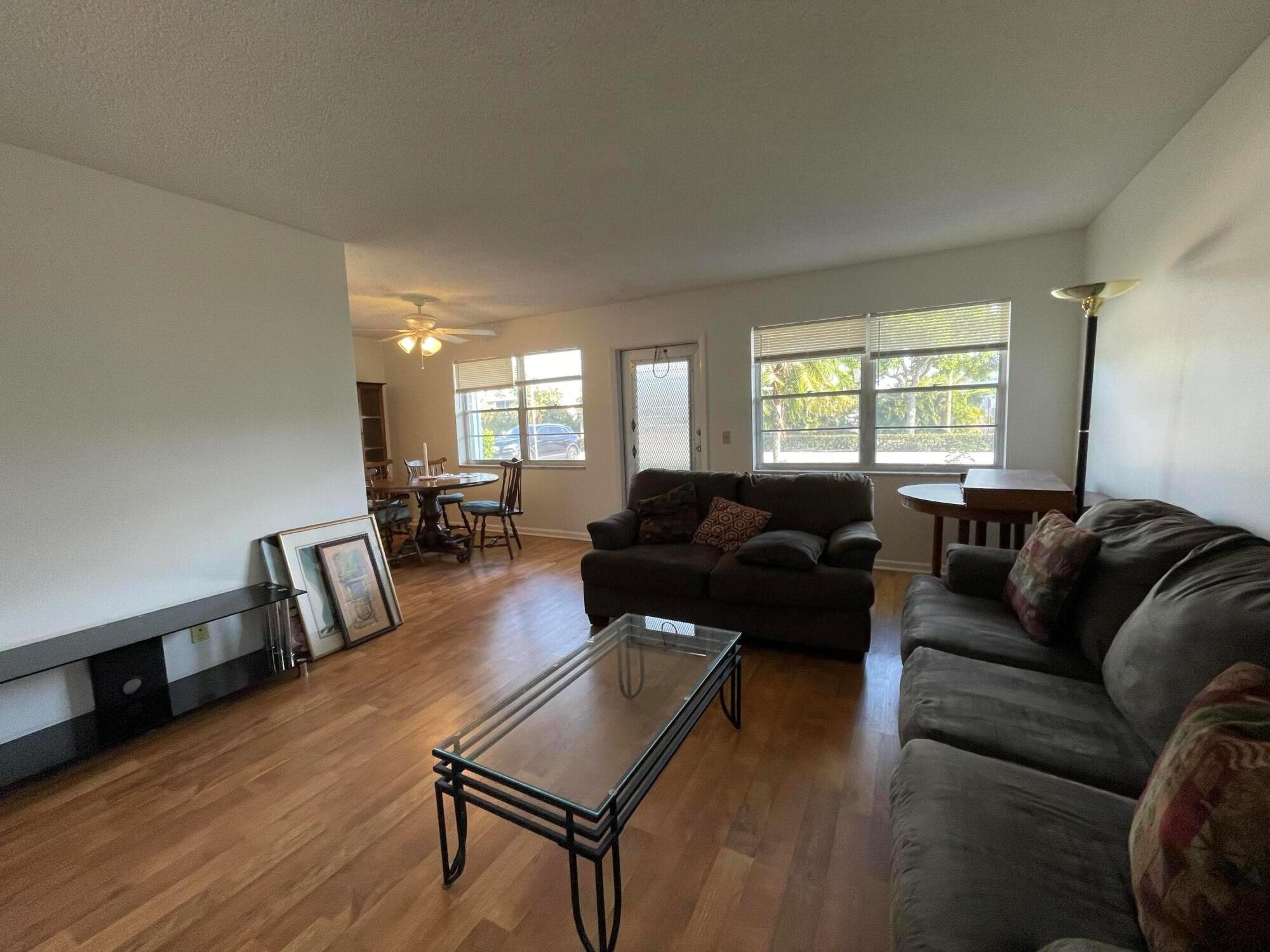 CENTURY VILLAGE - SOMERSE - Residential