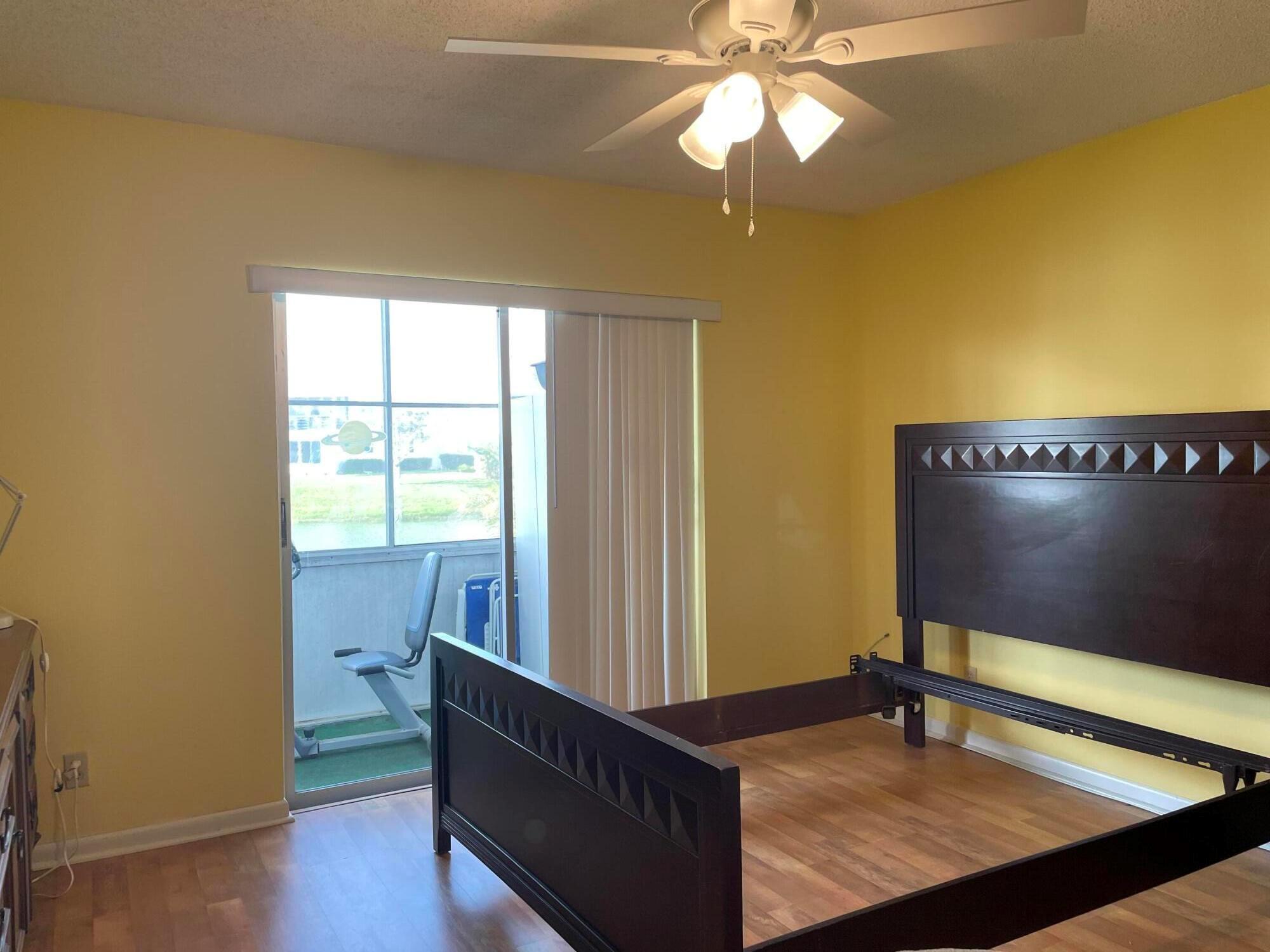 CENTURY VILLAGE - SOMERSE - Residential