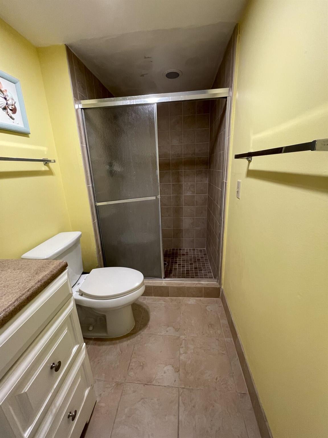 CENTURY VILLAGE - SOMERSE - Residential