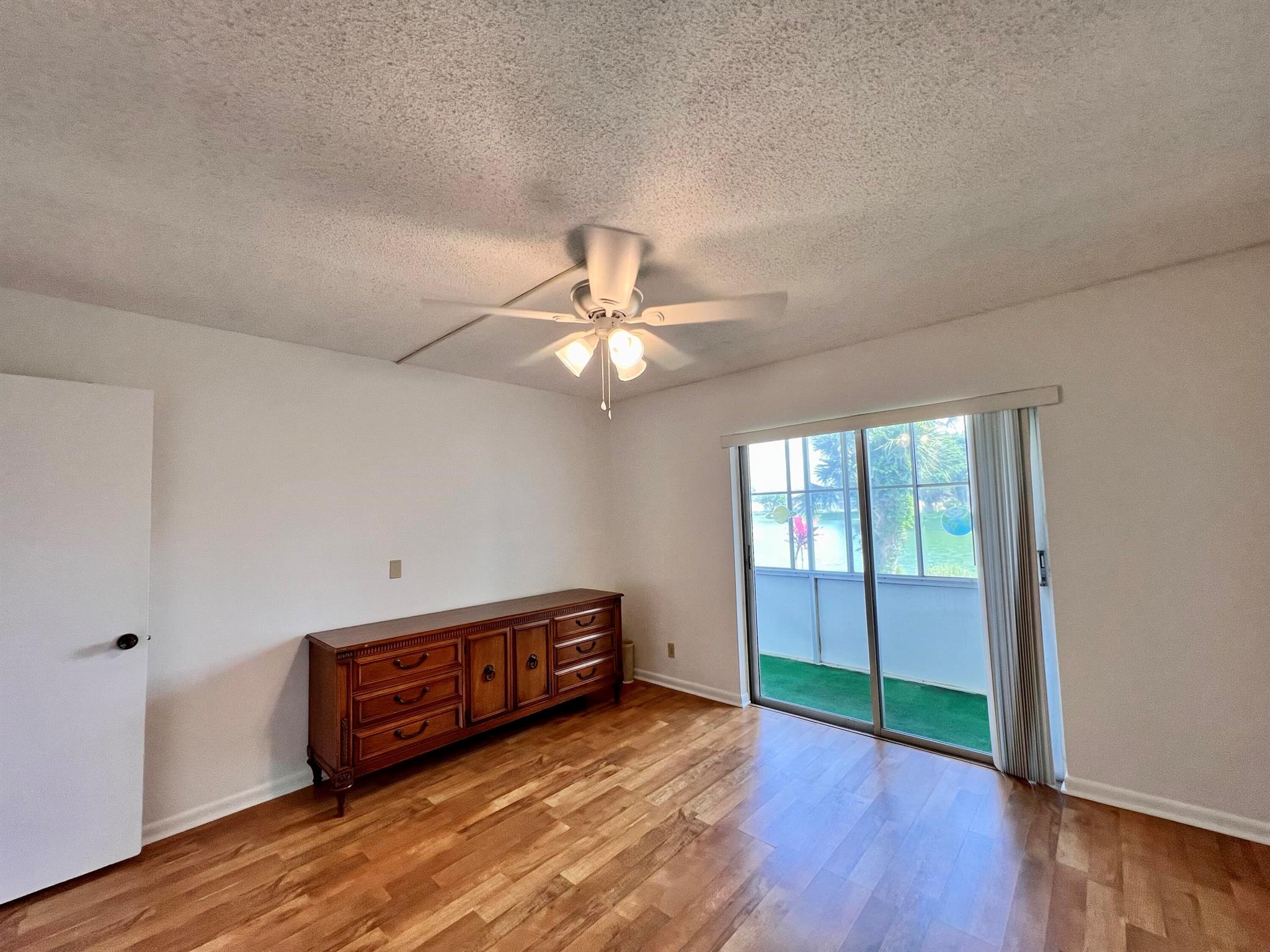 CENTURY VILLAGE - SOMERSE - Residential