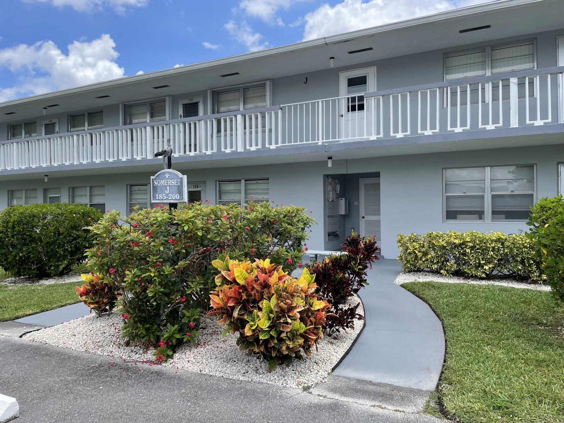 CENTURY VILLAGE - SOMERSE - Residential