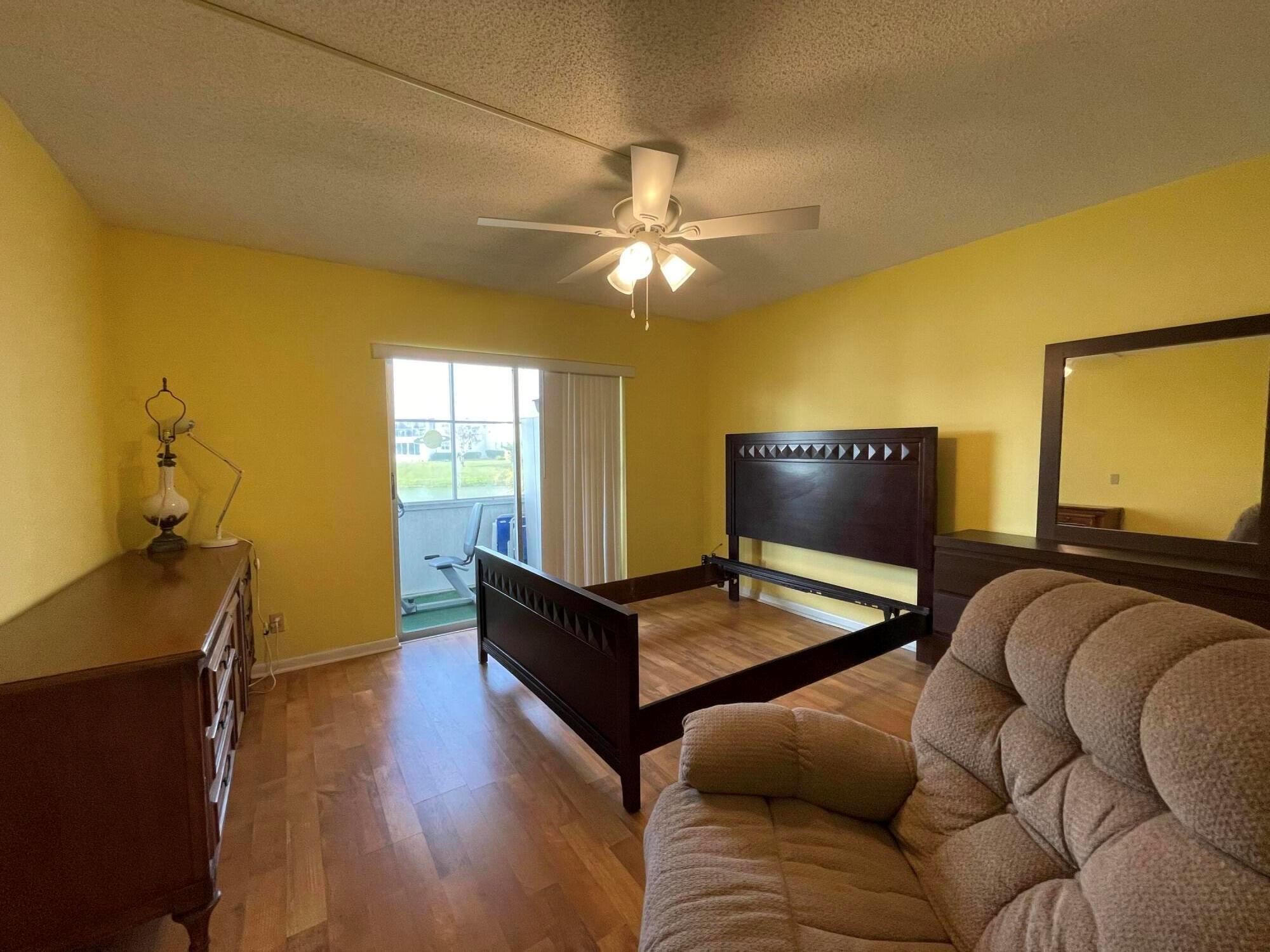 CENTURY VILLAGE - SOMERSE - Residential