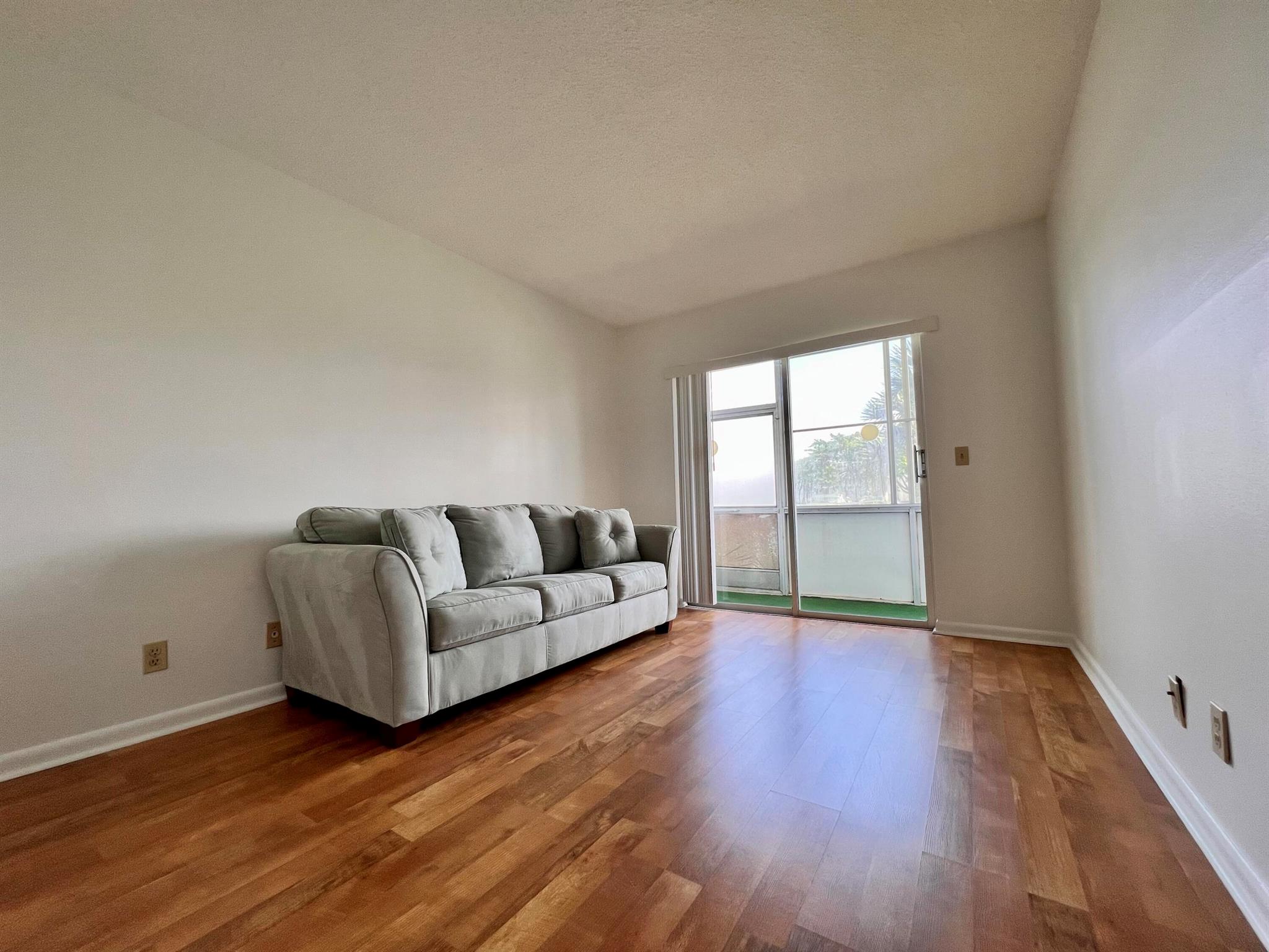 CENTURY VILLAGE - SOMERSE - Residential