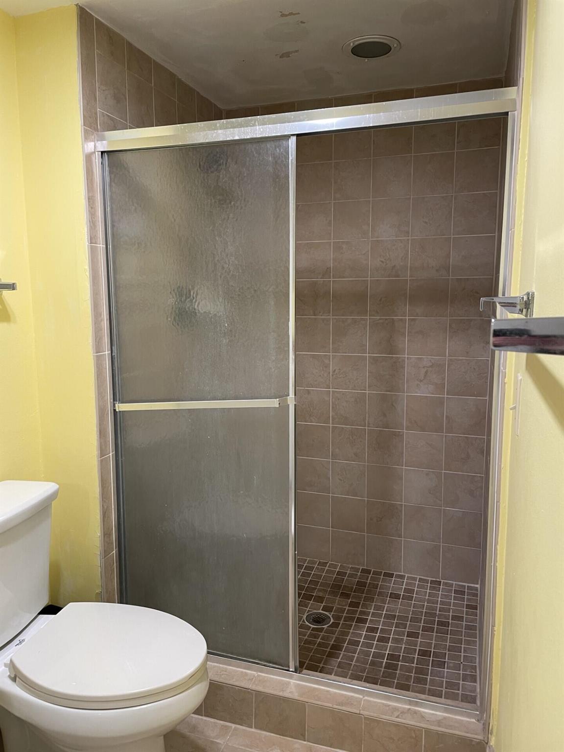 CENTURY VILLAGE - SOMERSE - Residential