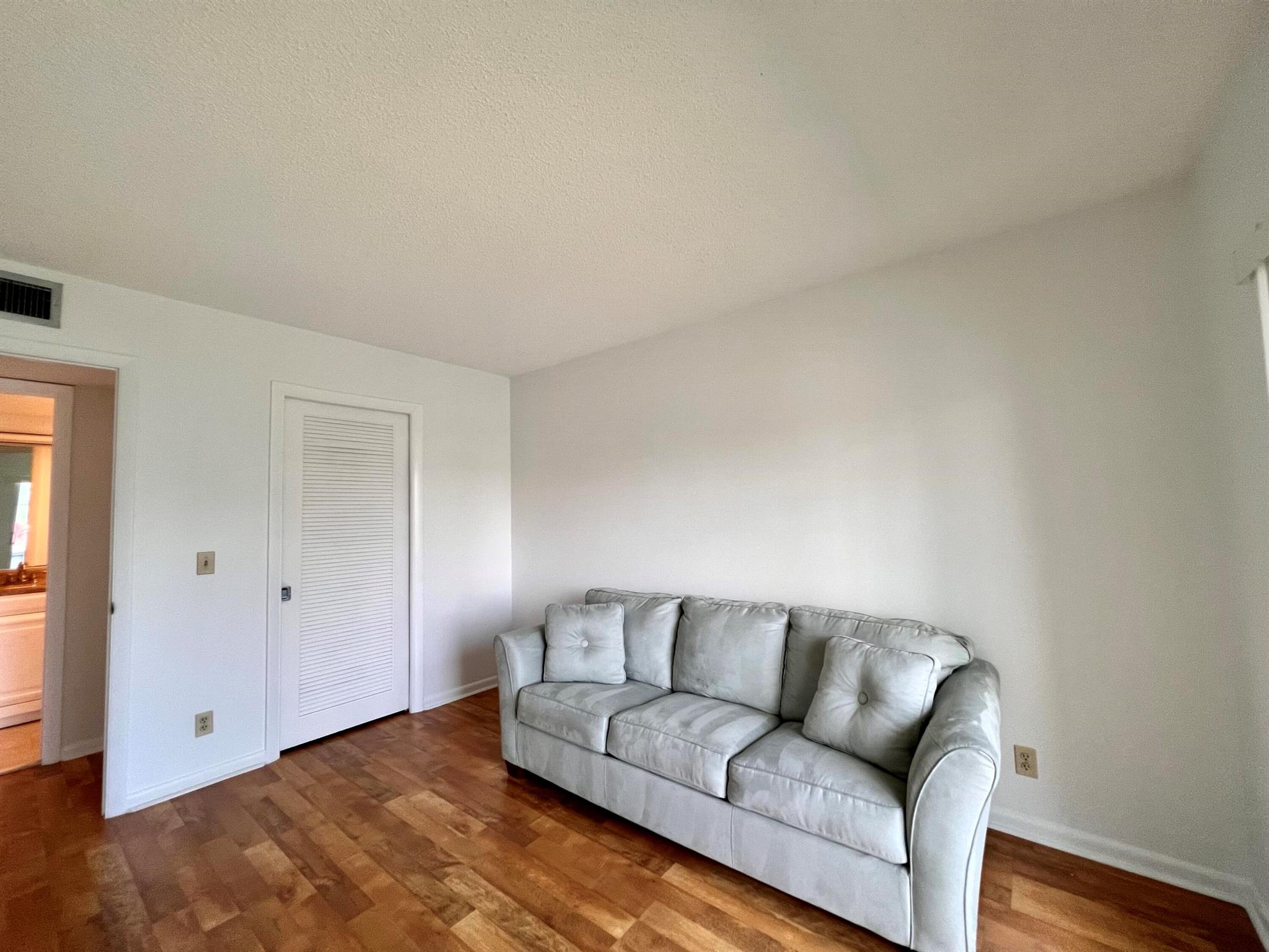 CENTURY VILLAGE - SOMERSE - Residential