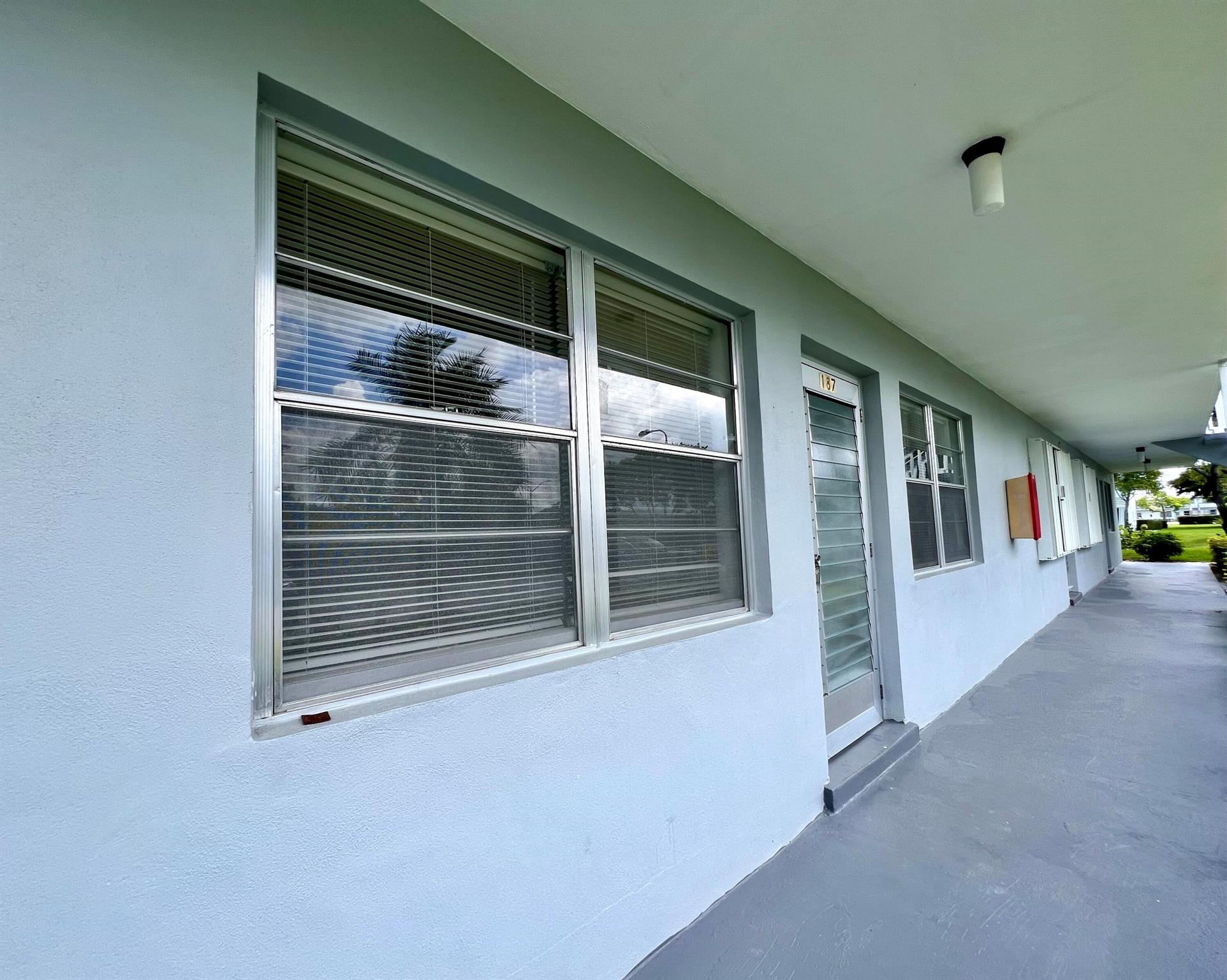 CENTURY VILLAGE - SOMERSE - Residential