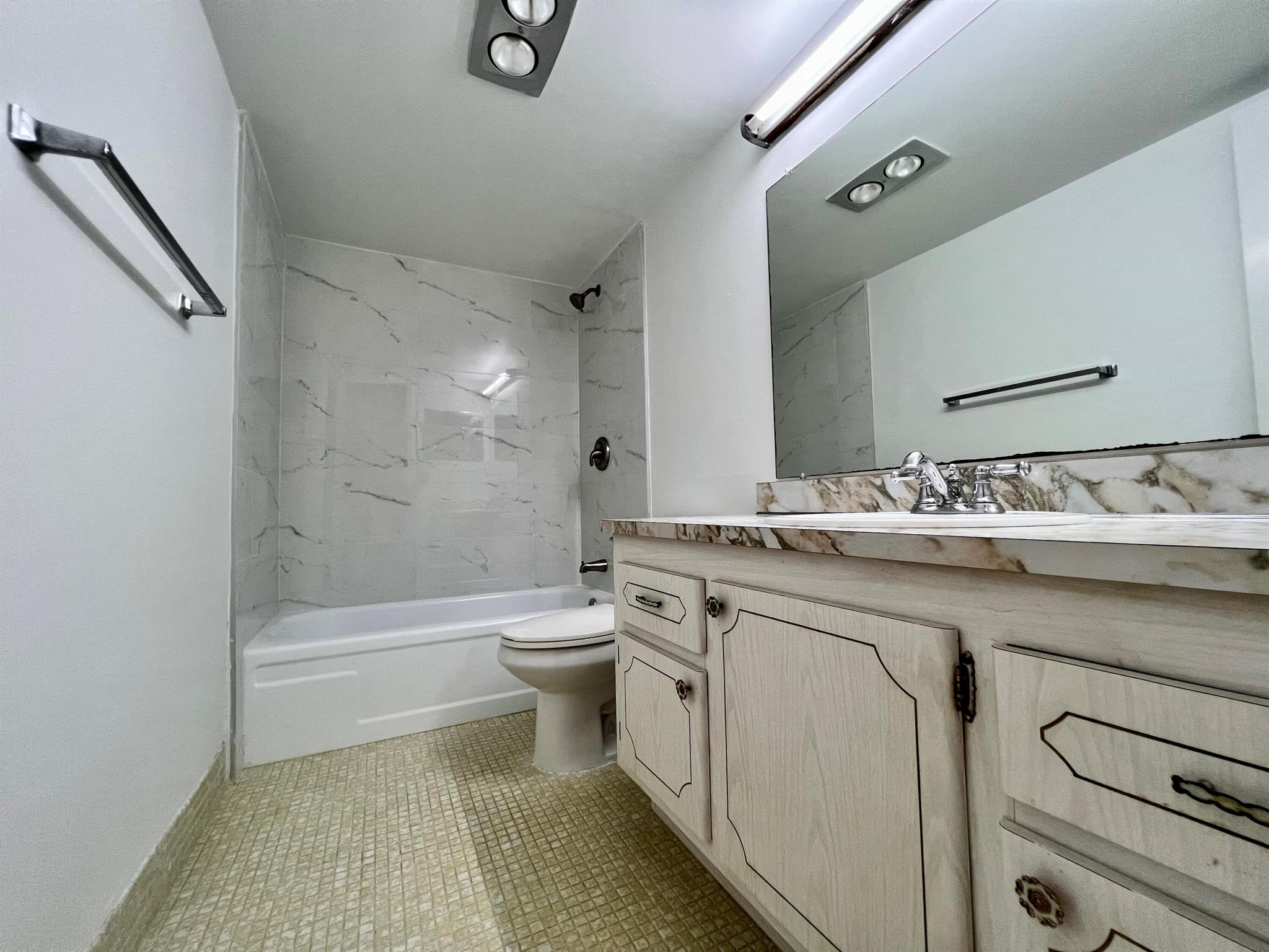 CENTURY VILLAGE - SOMERSE - Residential