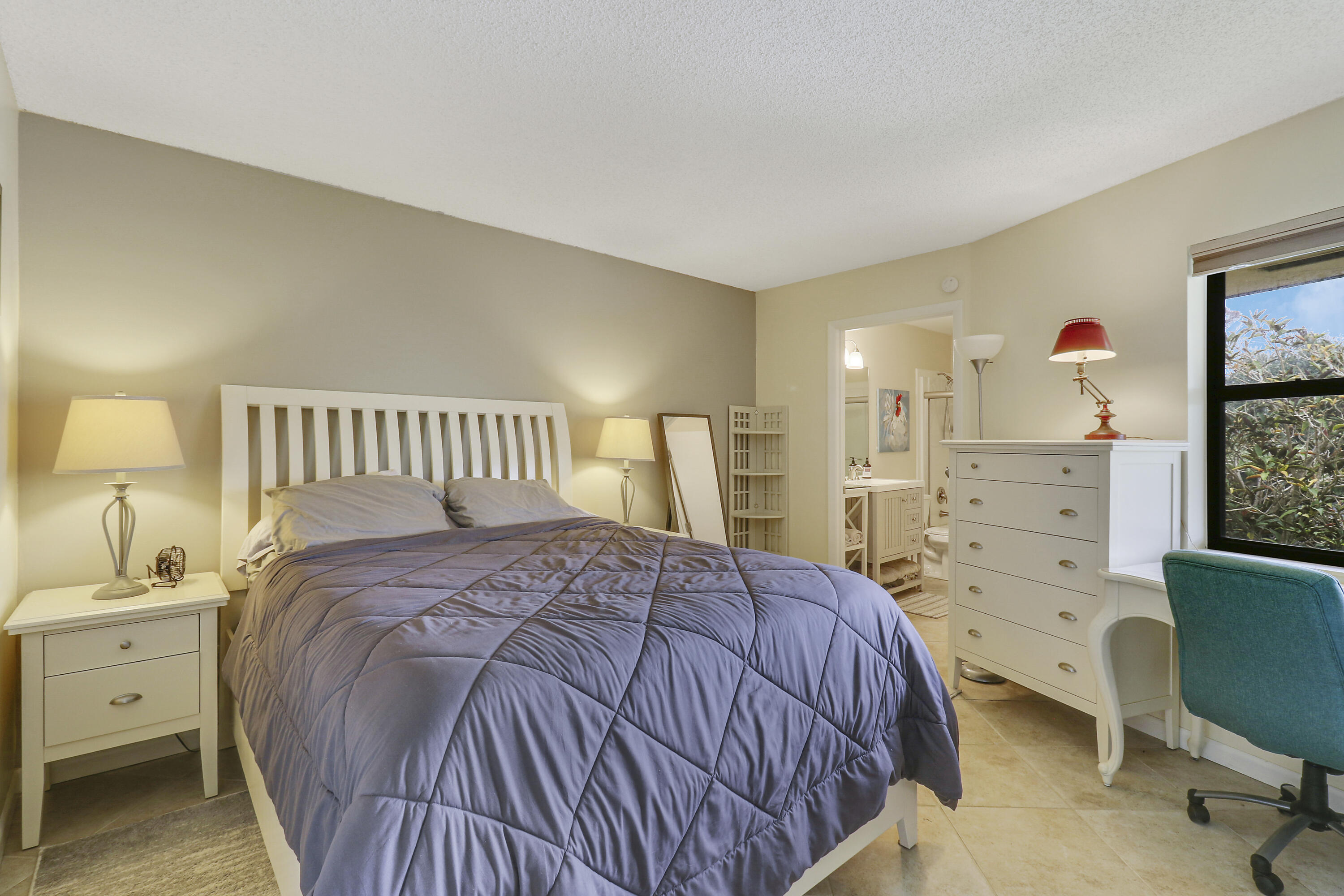 SAVANNAS CLUB CONDO - Residential