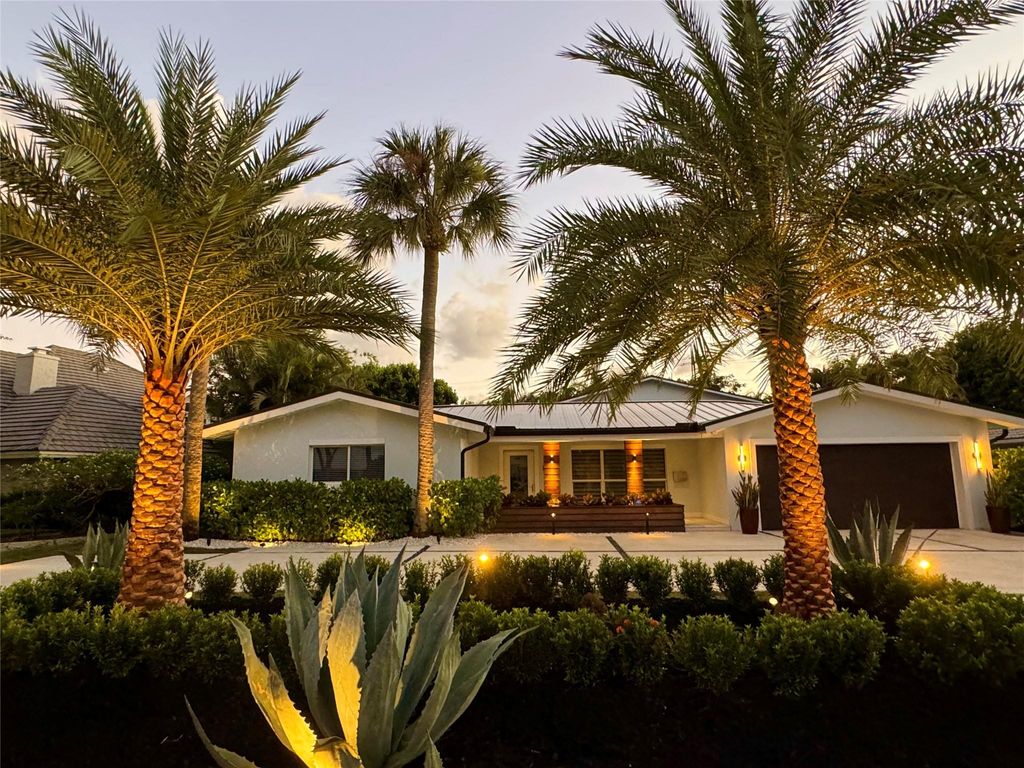 Photo of 2524 NE 37th Drive, Fort Lauderdale, FL 33308 (MLS # F10524030)