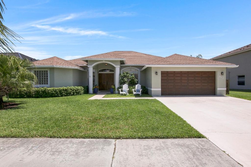 Photo of 511 Cypress Court, Tequesta, FL 33469 (MLS # R10926959)
