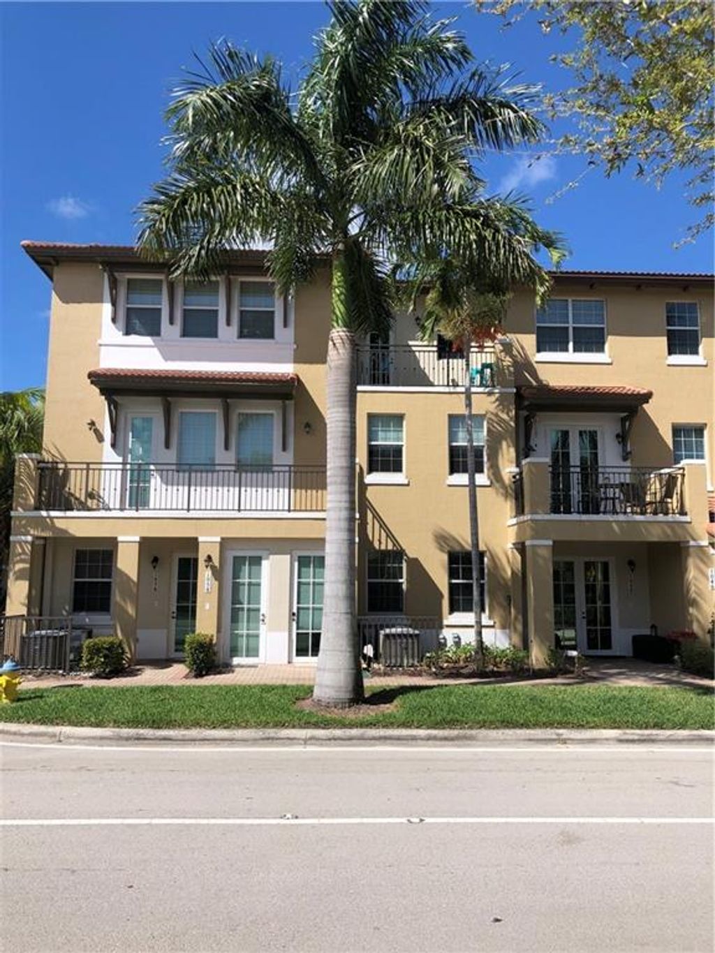 Photo of 1050 SW 147th Ave #10108, Pembroke Pines, FL 33027 (MLS # F10271173)