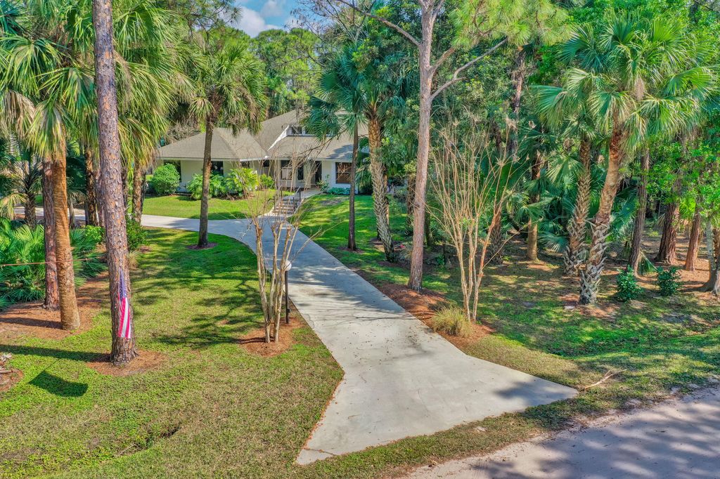 Photo of 8300 159th Court N, Palm Beach Gardens, FL 33418 (MLS # R11084934)