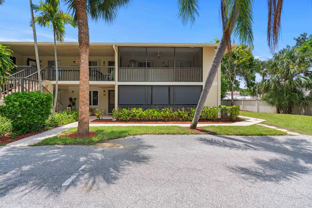 Photo of 6560 Chasewood Drive #D, Jupiter, FL 33458 (MLS # R11163478)