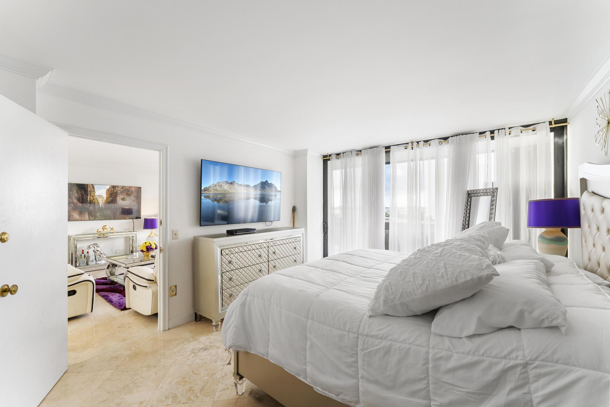 PALM BEACH HOUSE CONDO - Residential