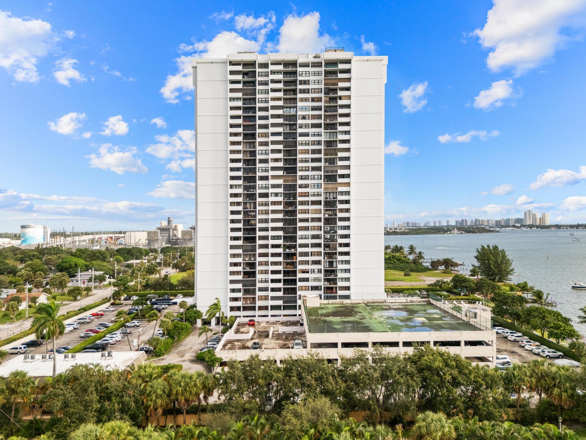 PALM BEACH HOUSE CONDO - Residential