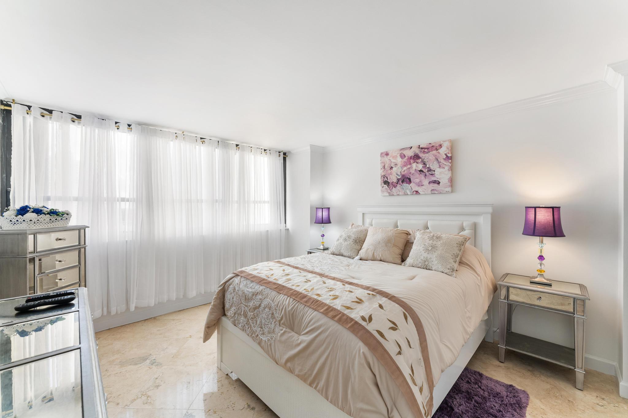 PALM BEACH HOUSE CONDO - Residential