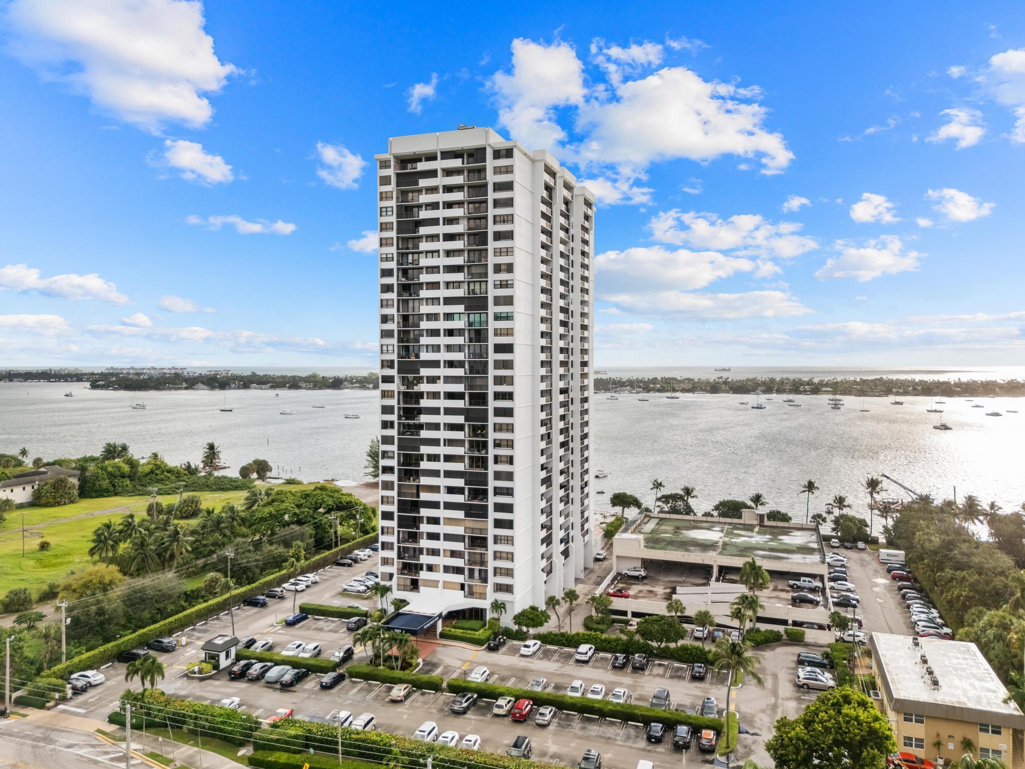 PALM BEACH HOUSE CONDO - Residential