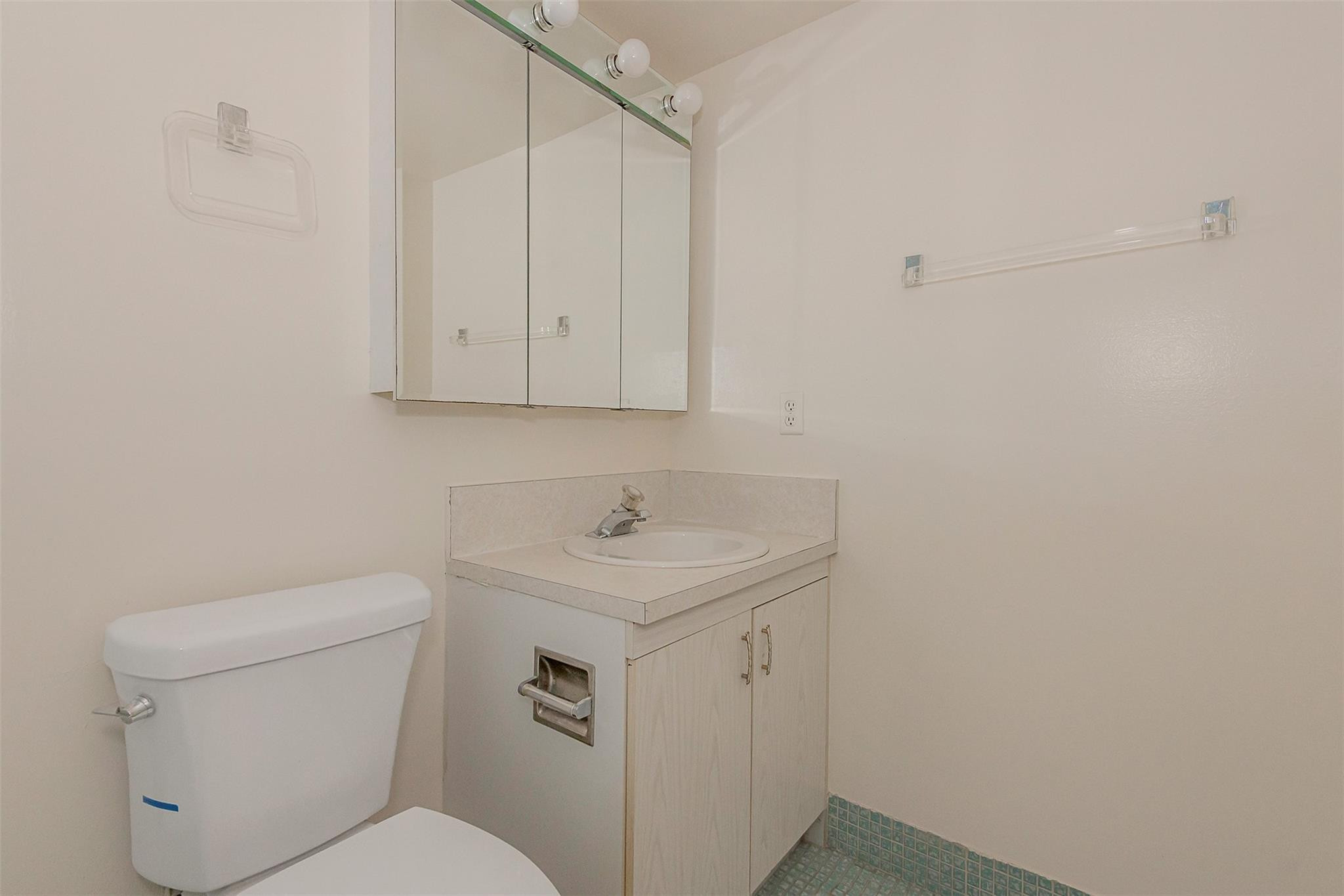 CORNWALL AT CENTURY VILLAGE CONDO - Residential Lease