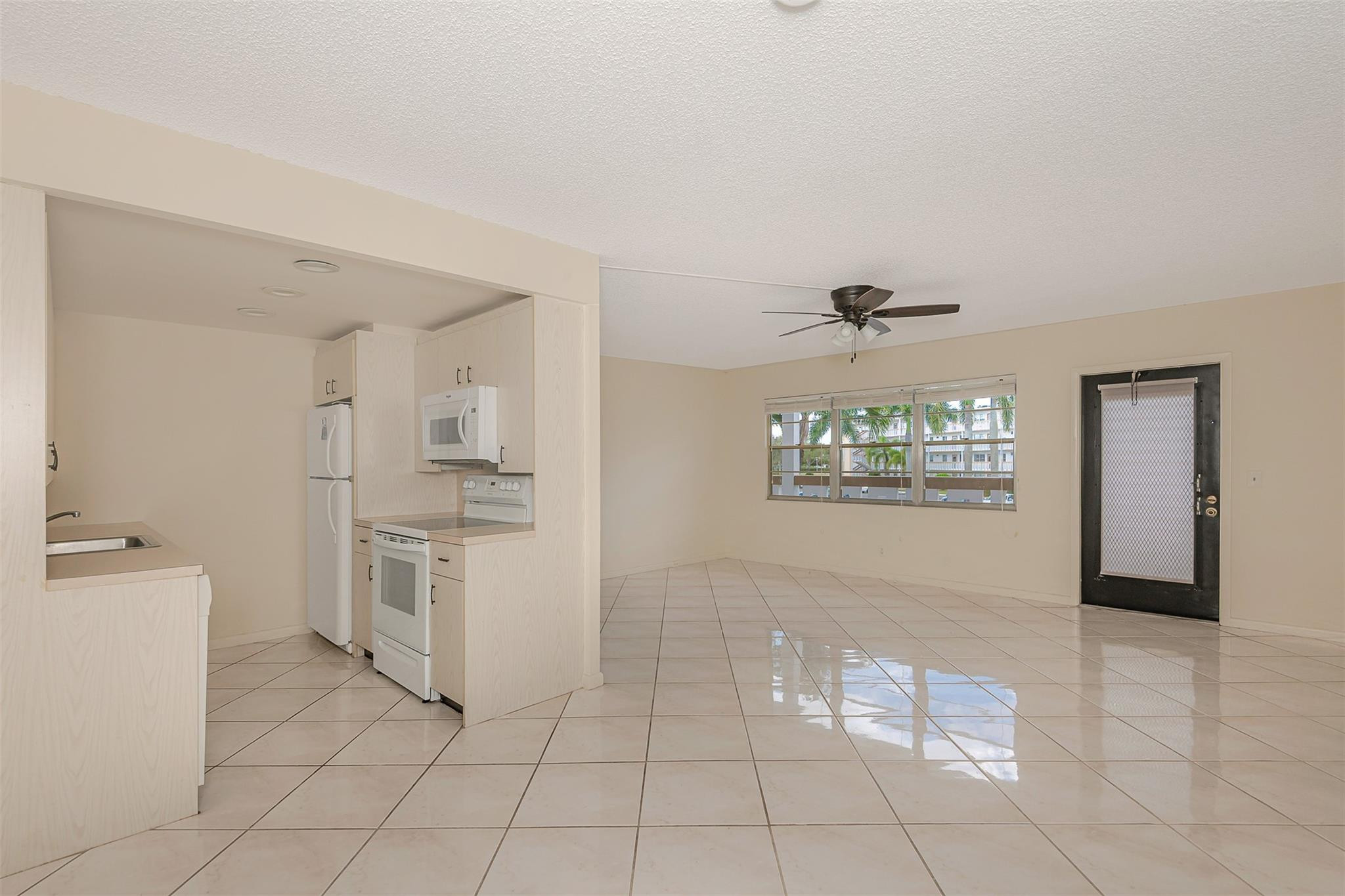 CORNWALL AT CENTURY VILLAGE CONDO - Residential Lease