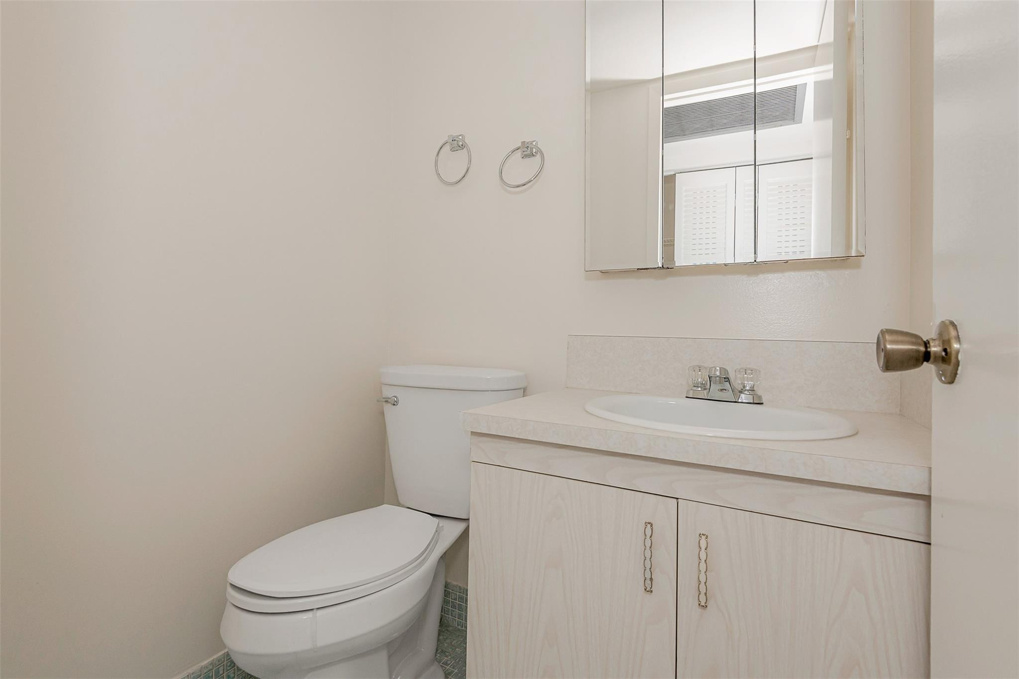 CORNWALL AT CENTURY VILLAGE CONDO - Residential Lease