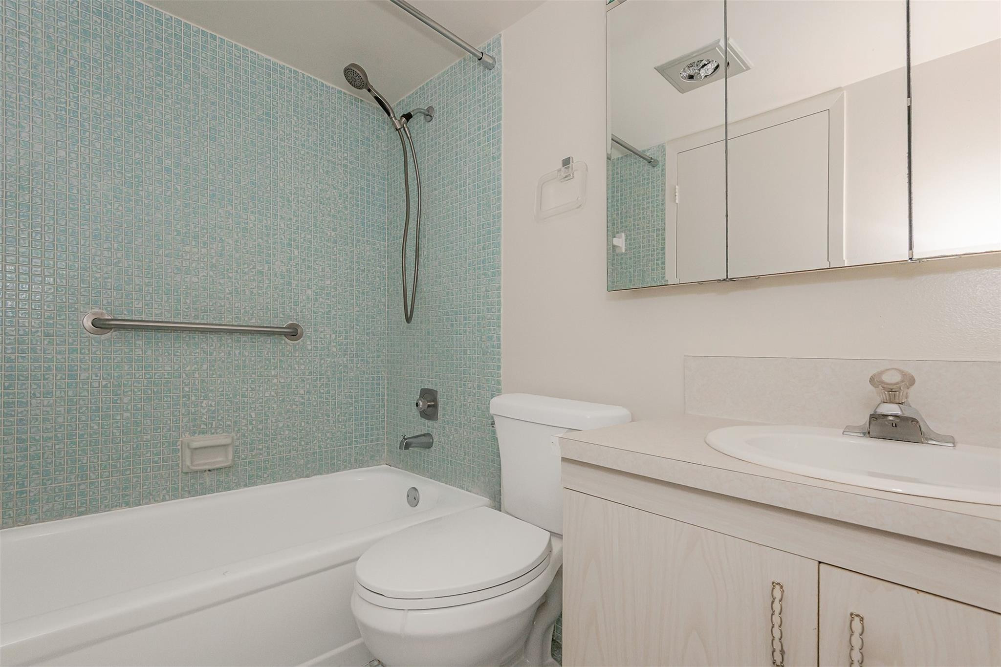 CORNWALL AT CENTURY VILLAGE CONDO - Residential Lease