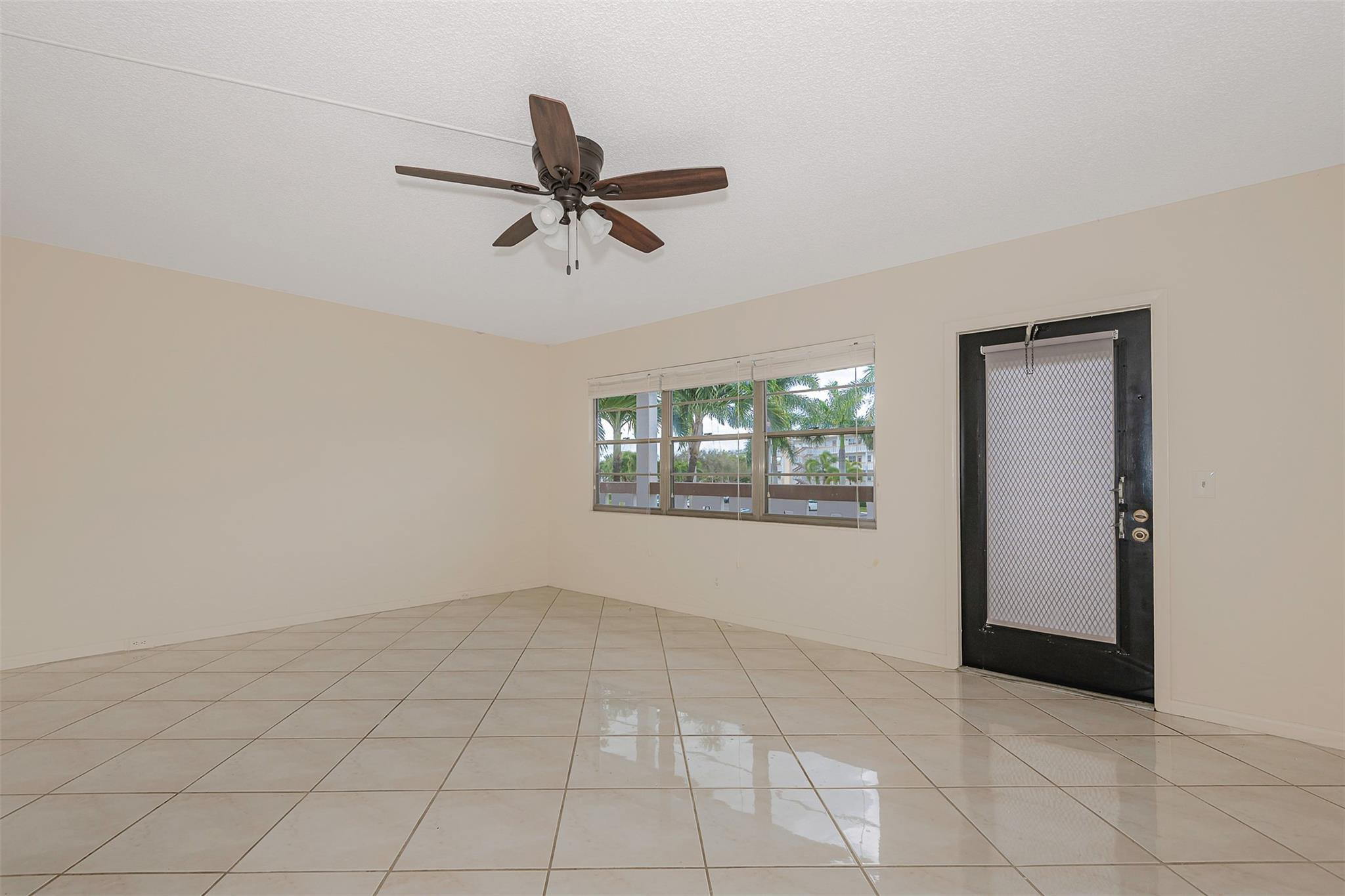 CORNWALL AT CENTURY VILLAGE CONDO - Residential Lease