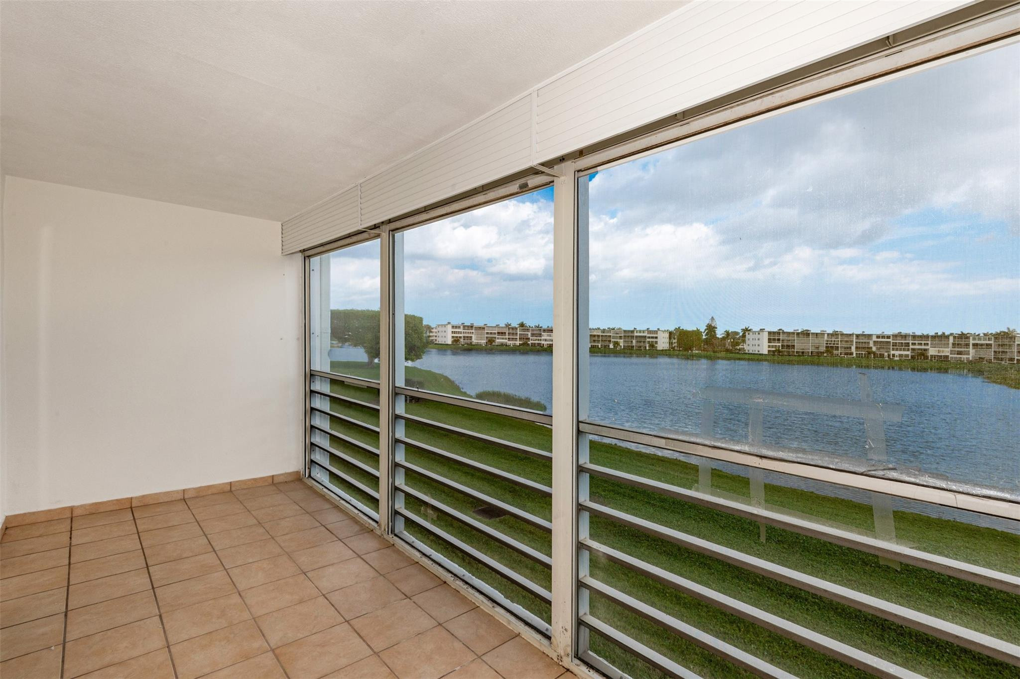 CORNWALL AT CENTURY VILLAGE CONDO - Residential Lease
