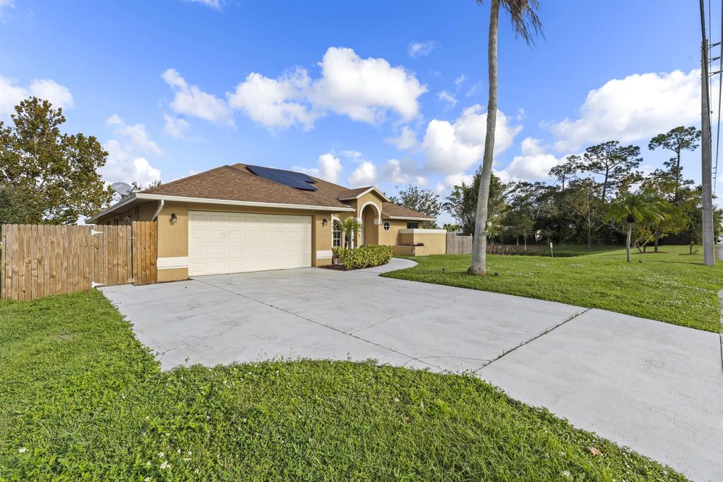 Photo of 2141 SW Bayshore Boulevard, Port Saint Lucie, FL 34984 (MLS # R11036683)