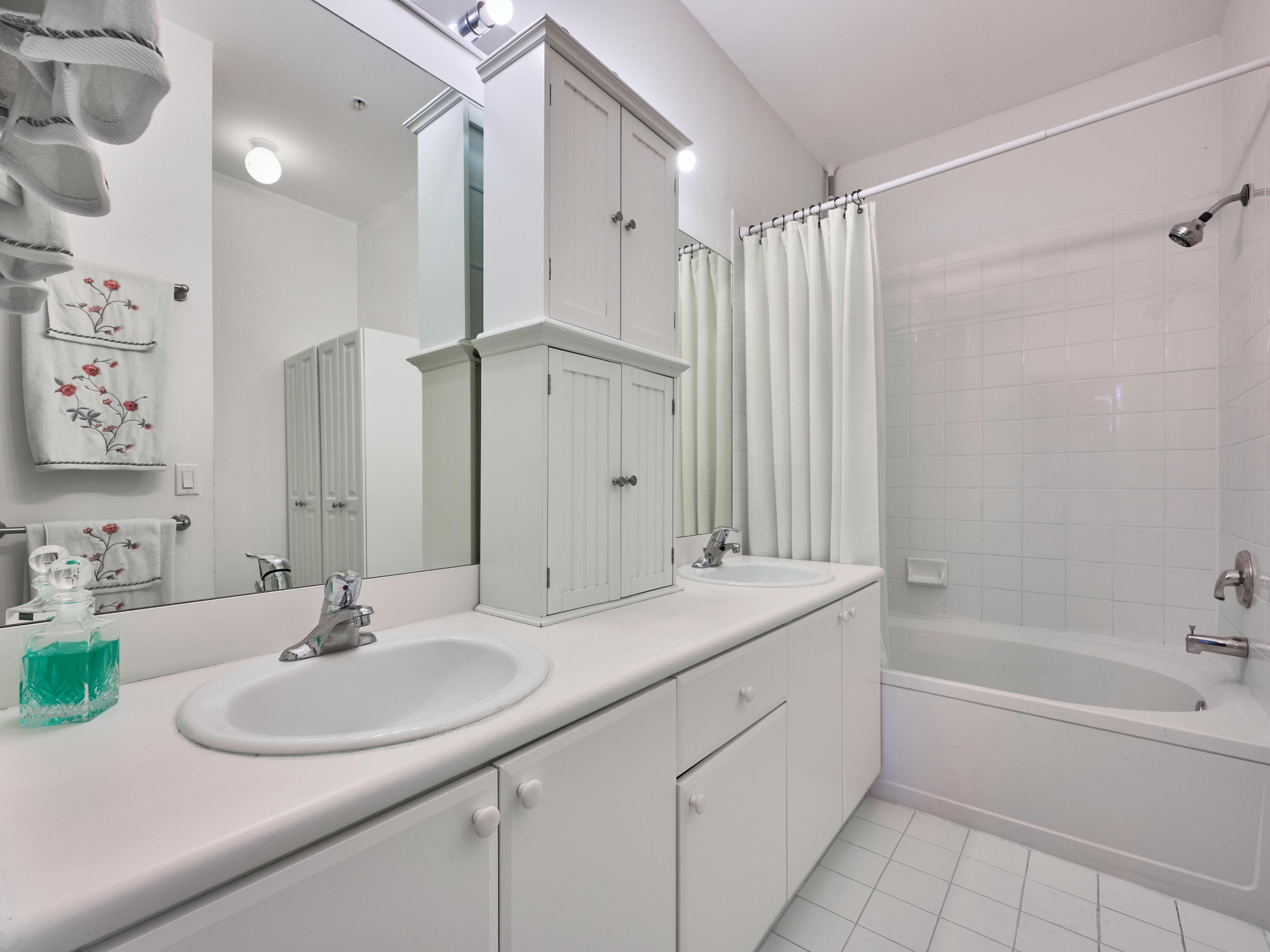 SHOMA COURTYARDS I AT ROYAL PALM CONDOMINIUMS - Residential