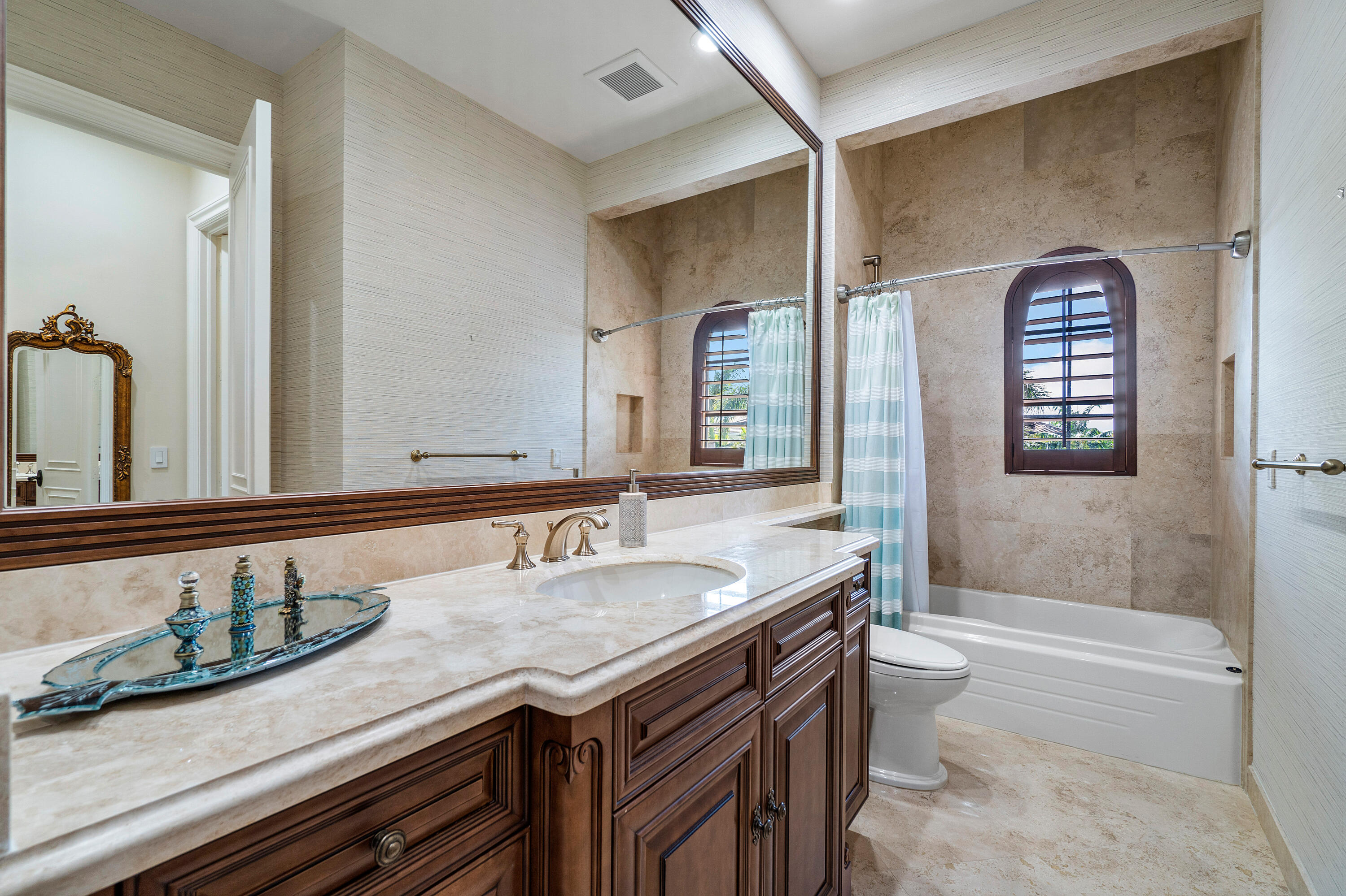 OAKS AT BOCA RATON - Residential