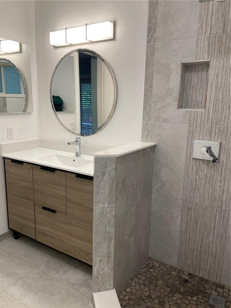 LAS OLAS PARK CORR PLAT - Residential Lease