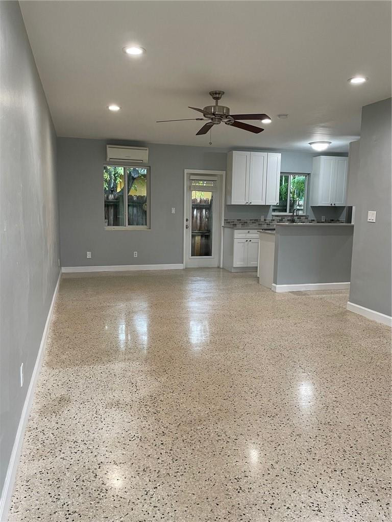 LAS OLAS PARK CORR PLAT - Residential Lease