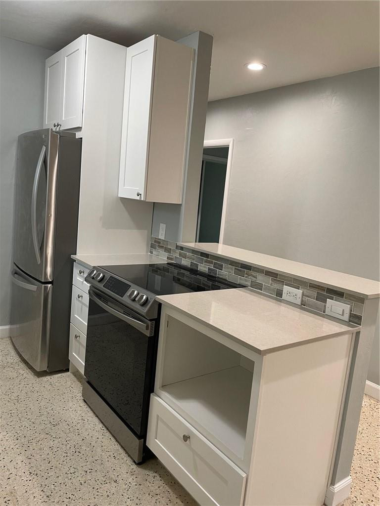 LAS OLAS PARK CORR PLAT - Residential Lease