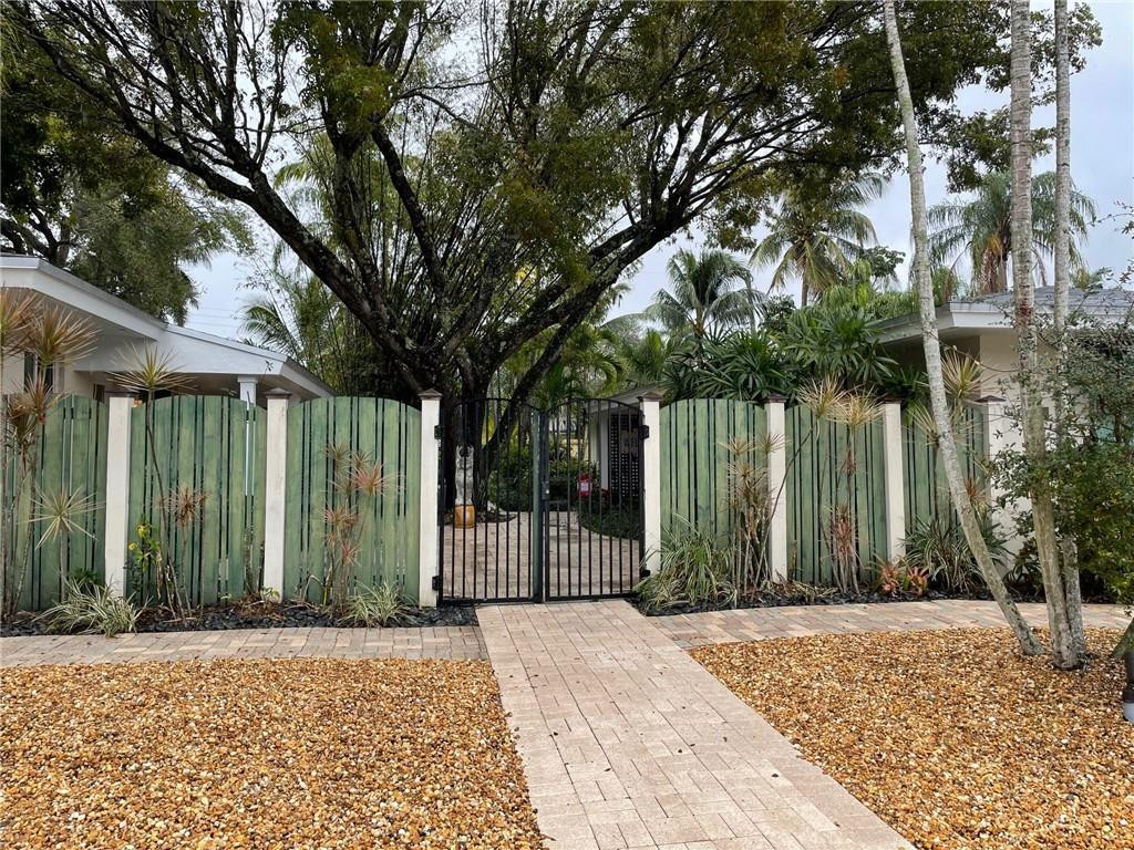 LAS OLAS PARK CORR PLAT - Residential Lease