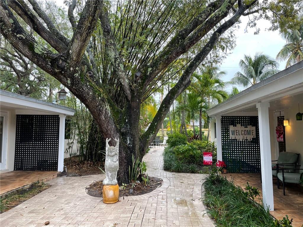 LAS OLAS PARK CORR PLAT - Residential Lease
