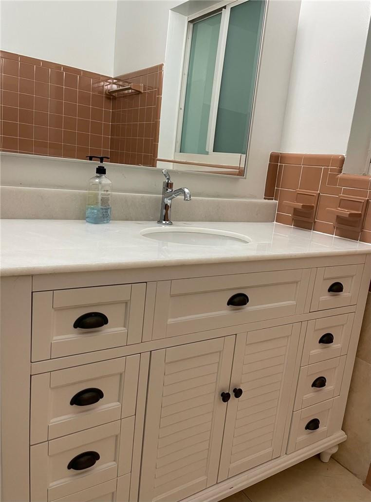 LAS OLAS PARK CORR PLAT - Residential Lease